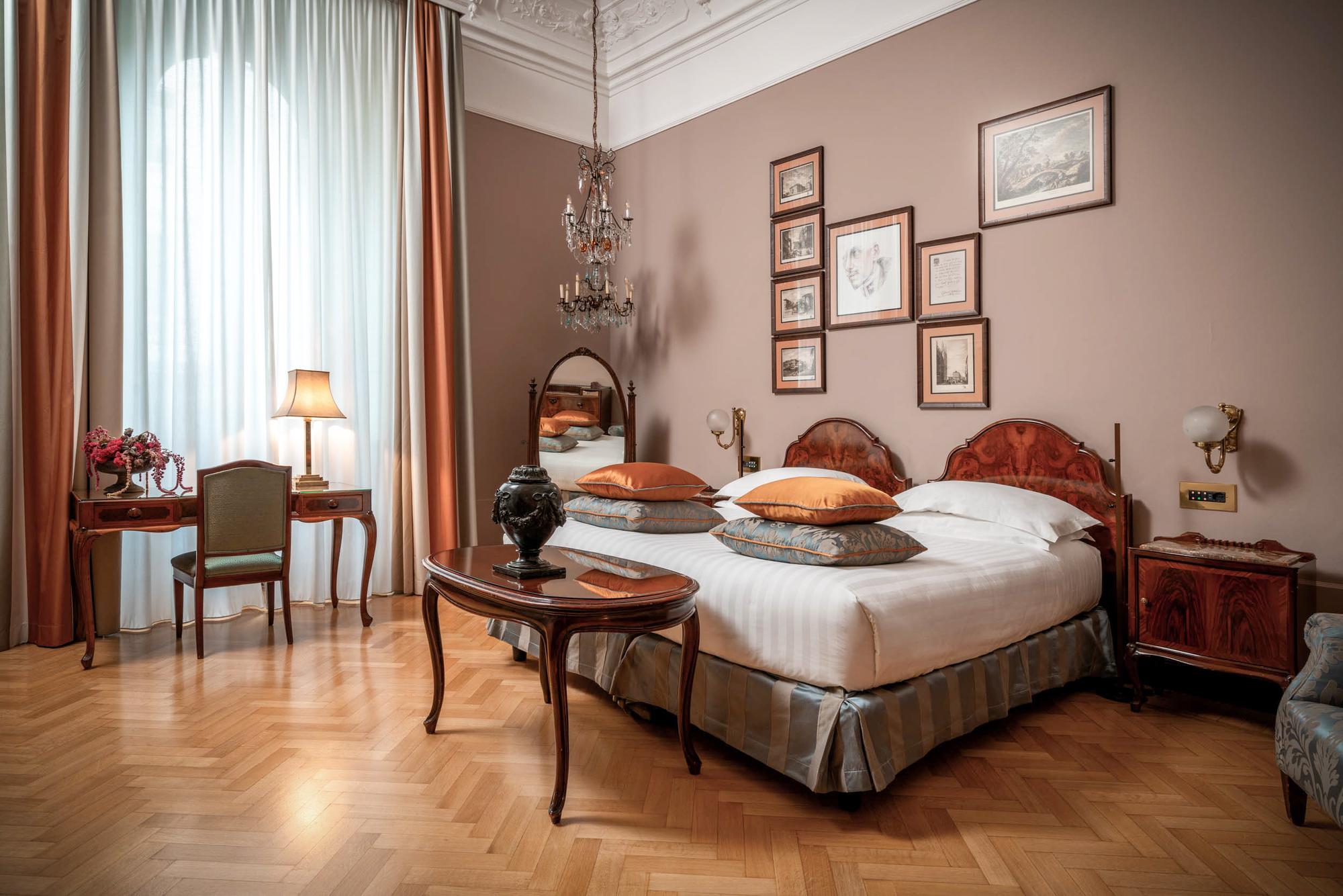 5 Star Hotel Rooms Near Duomo In Milan Grand Hotel Et De Milan 5-star-hotel-rooms-near-duomo-in-milan-grand-hotel-et-de-milan